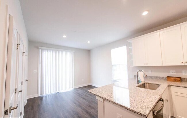 Building Photo - 2816-2816 Evansgreen Dr