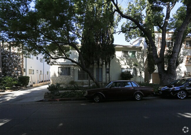 Building - 1211 N Flores St