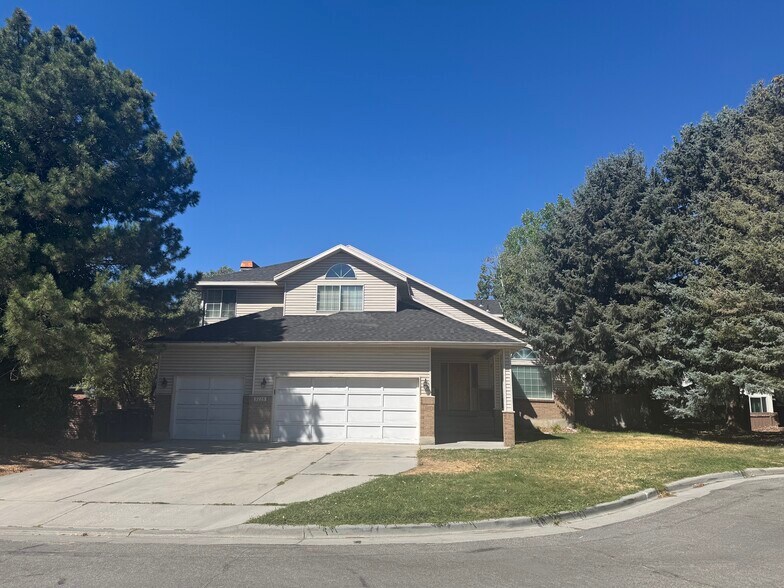 front view - 9228 S Stone Point Pl