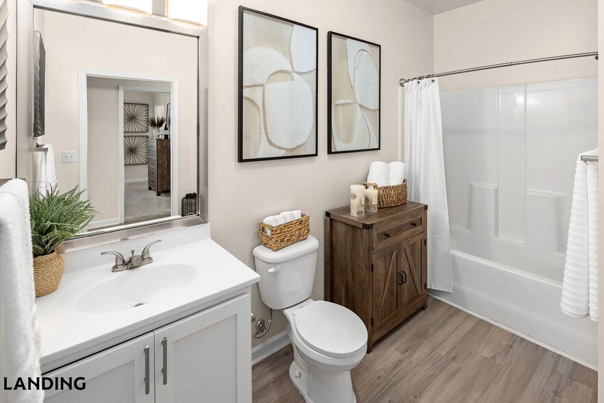 Building Photo - 9015 Kings Grant Dr