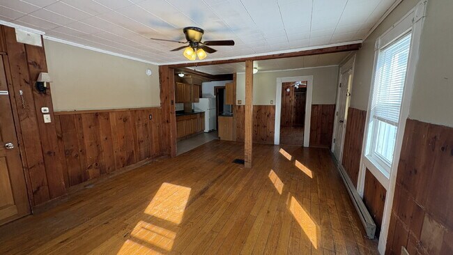 Building Photo - Spacious 1 Bed, 1 Bath Duplex Apartment – Berwick, ME – $1,299/month