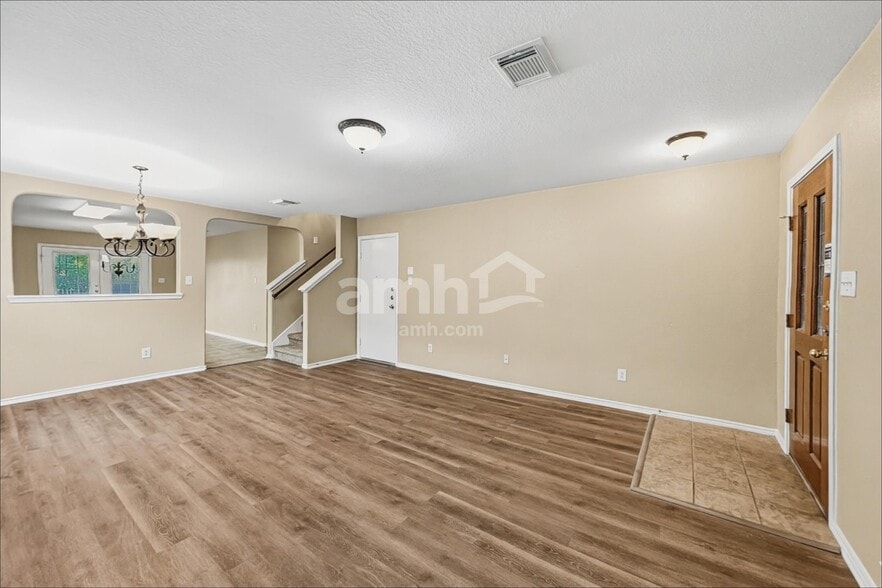 Building Photo - 10518 Marengo Ln
