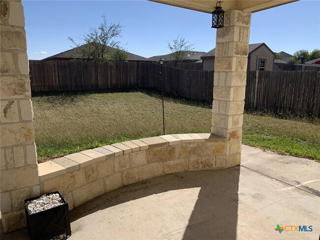 Building Photo - 5506 Bridgewood Dr