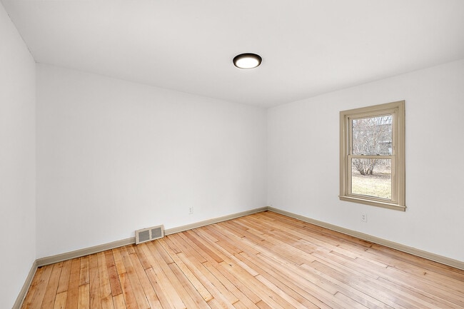 Building Photo - 3129 Prairie Ave