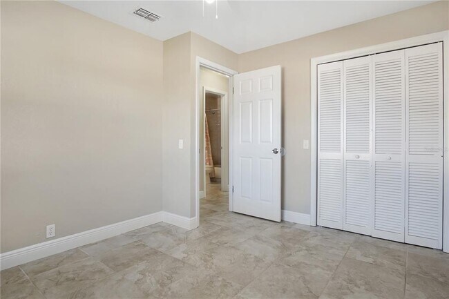 Building Photo - 5605 Struthers Ct