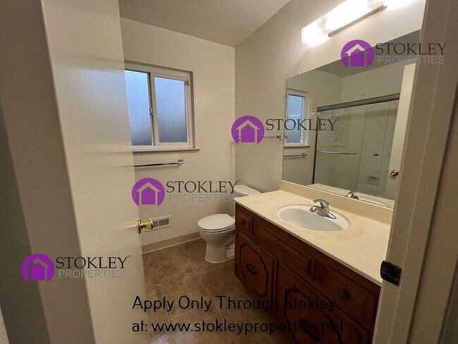 Building Photo - 580 Heather Pl