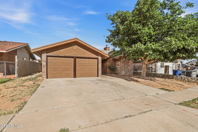 Building Photo - 10902 Yogi Berra Cir