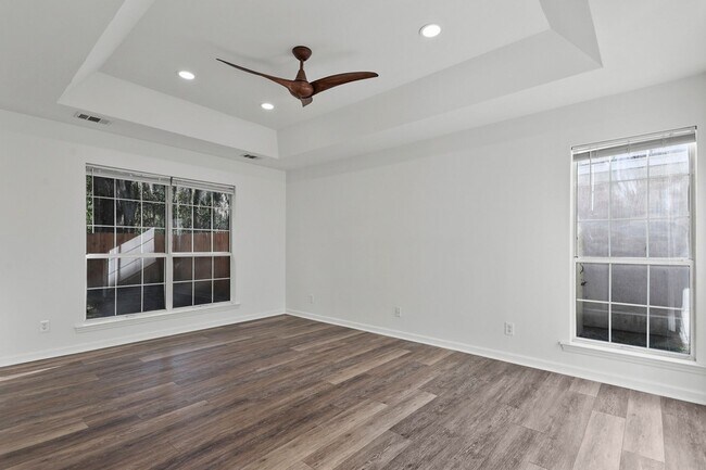 Building Photo - 110 St Ives Way