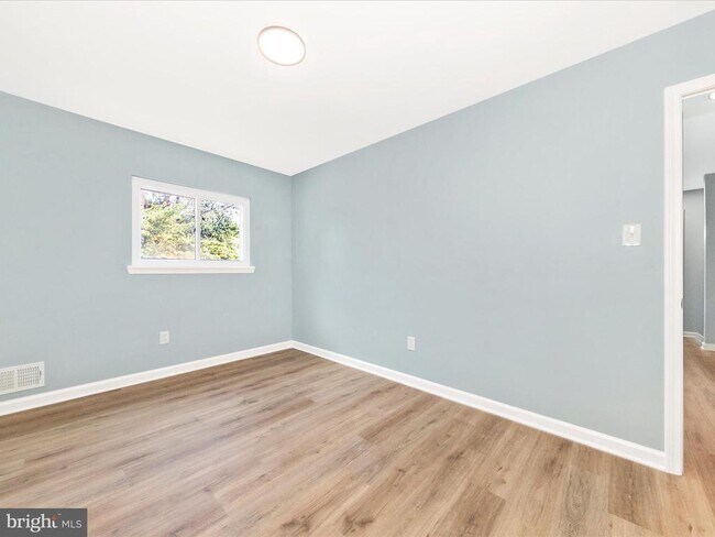 Building Photo - 1305 Peachtree Ct