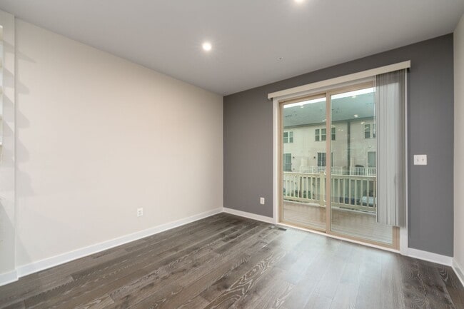 Building Photo - 232 S Newkirk St