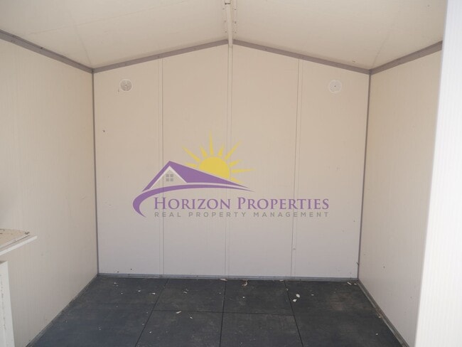 Building Photo - Open 4 Bed 2 Bath 1,407sqft Single Family Home