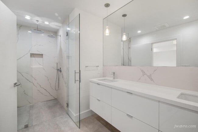 Building Photo - 80 28th St