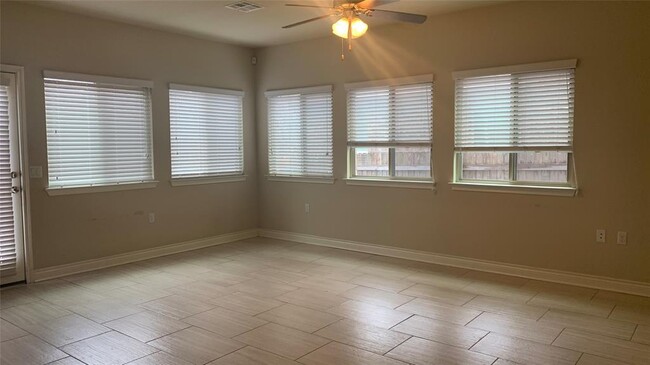 Building Photo - 6805 Alleyton Dr