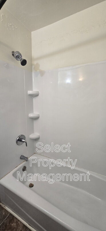 Building Photo - 7610 W Jefferson Blvd