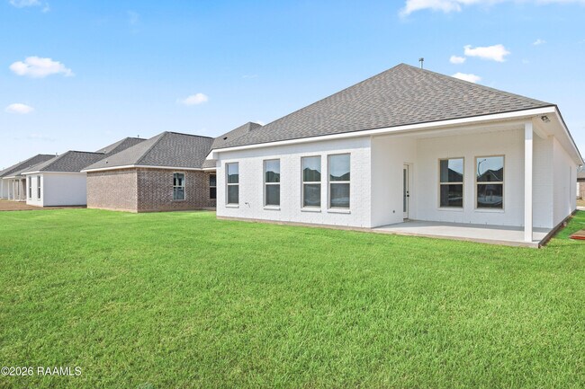 Building Photo - 107 Lotus St
