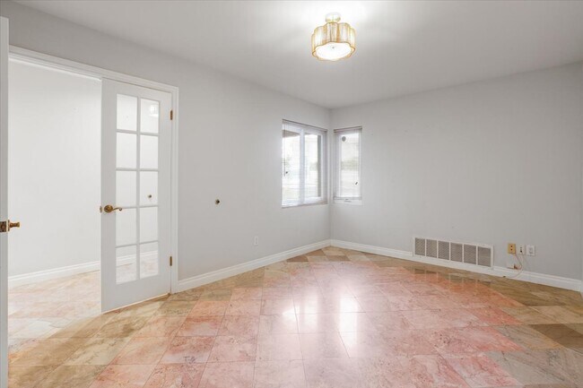 Building Photo - 7365 Pomelo Dr