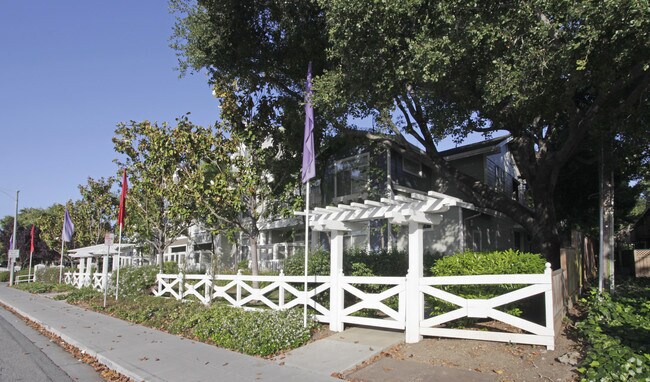 Building Photo - Magnolia Lane