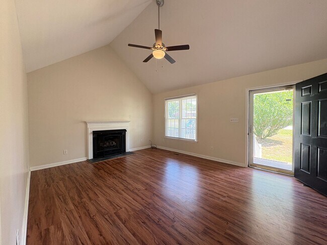 Building Photo - 3 Bedroom, 2 Bathroom House in Winston-Salem!