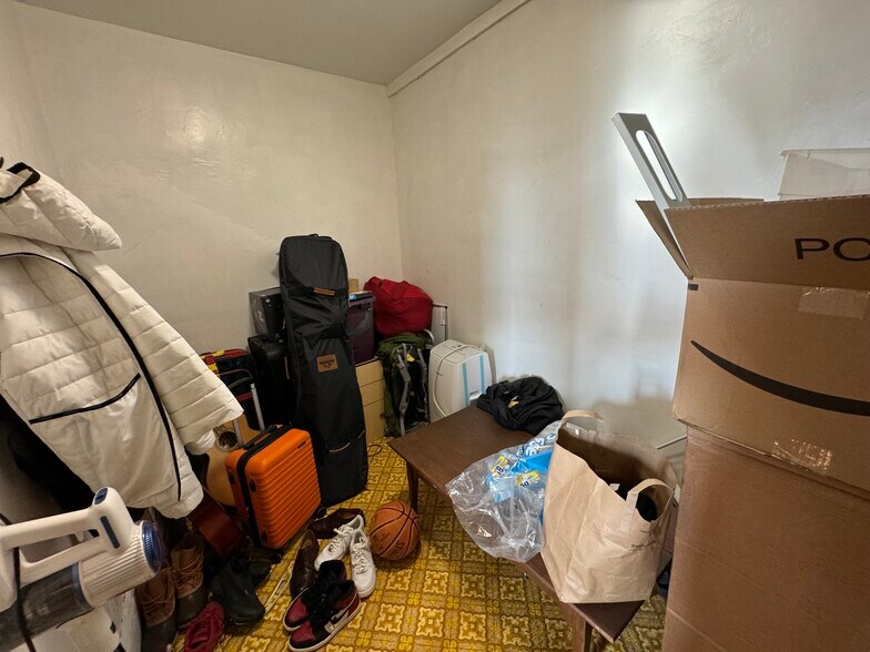 Building Photo - 872 Huntington Ave