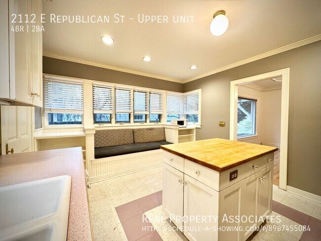 Building Photo - 2112 E Republican St