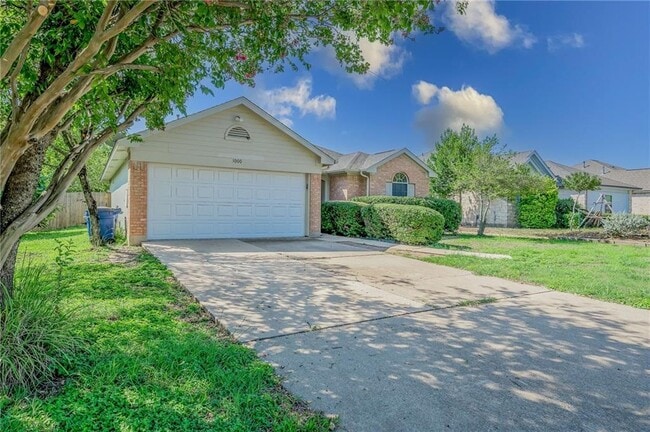 Building Photo - 1000 Honeysuckle Dr