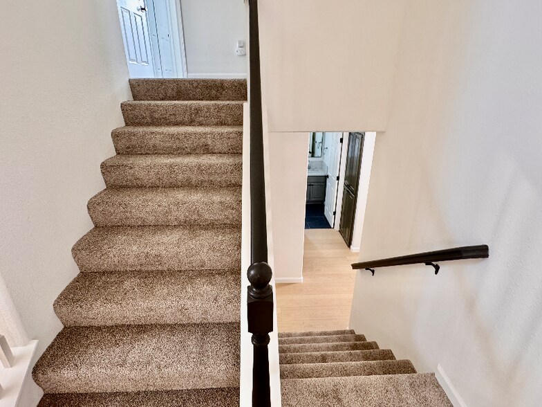 Building Photo - 3602 Swan Ct