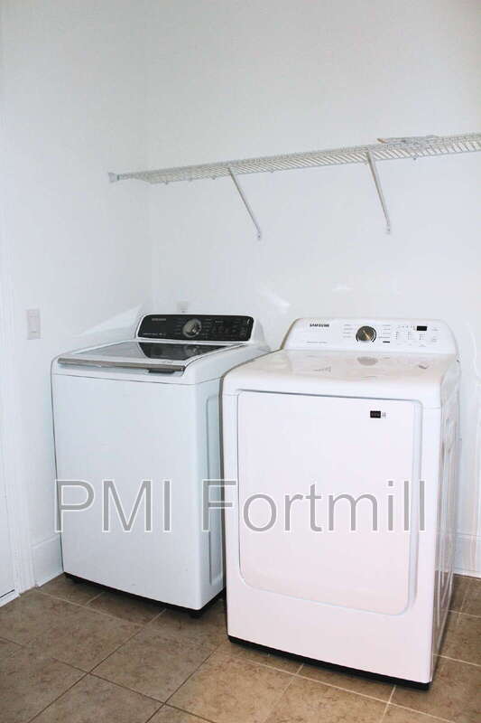 Building Photo - 521 Vine St