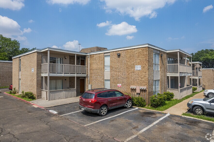 Building Photo - Regency Apartments
