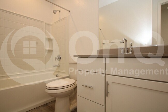 Building Photo - 4132 E Brisa Dr