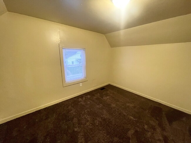 Building Photo - Anderson 2 bedroom home