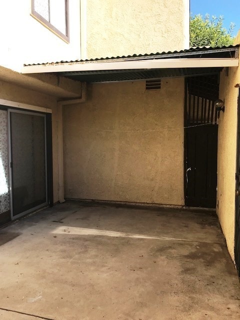 Building Photo - 3+2.5 twnhm w/pool + spa; water, trash + b...