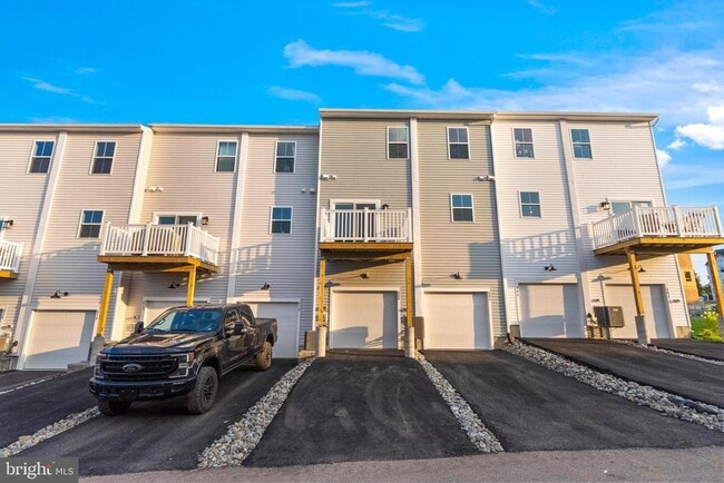 Building Photo - 808 Graphite Dr