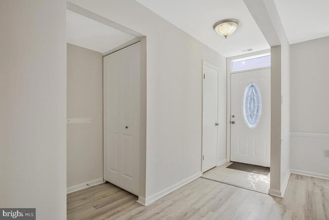Building Photo - 1520 Marlborough Ct