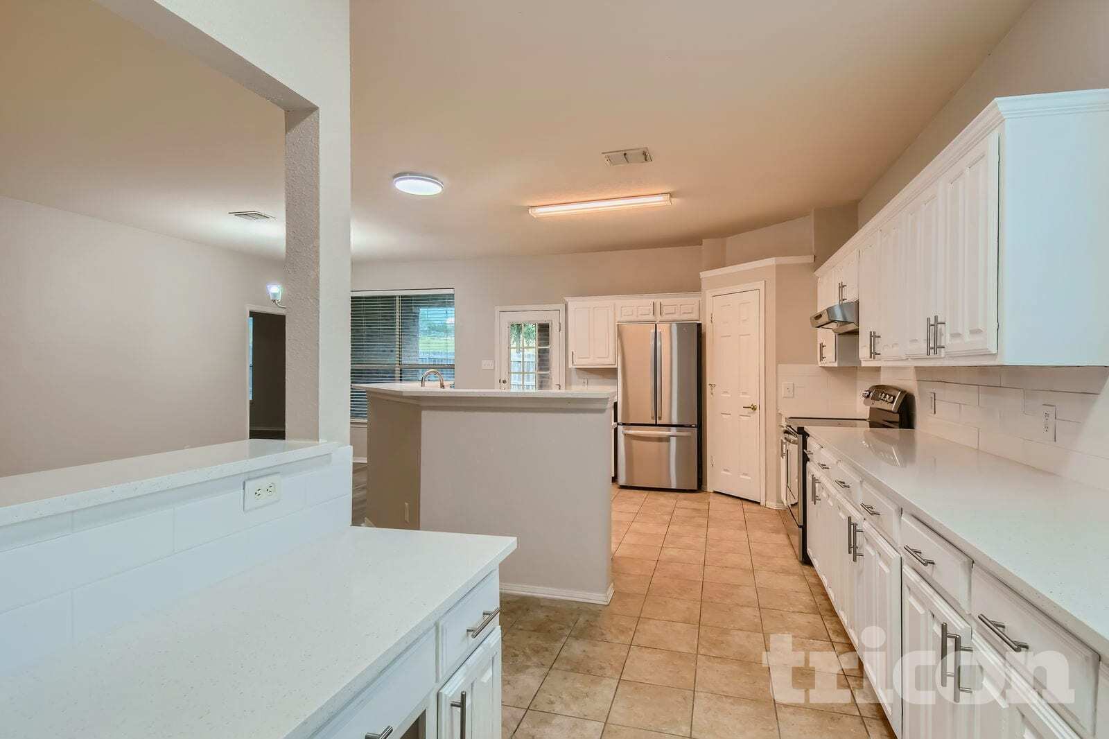 Building Photo - 7101 Crenshaw Dr