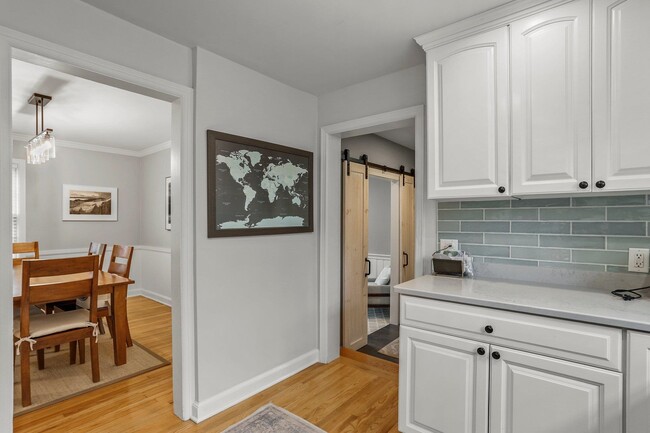 Building Photo - 811 Hiawatha Dr