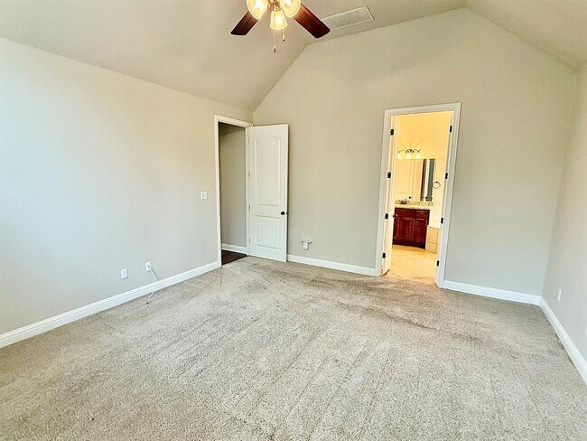 Building Photo - 5512 Lipan Apache Bend