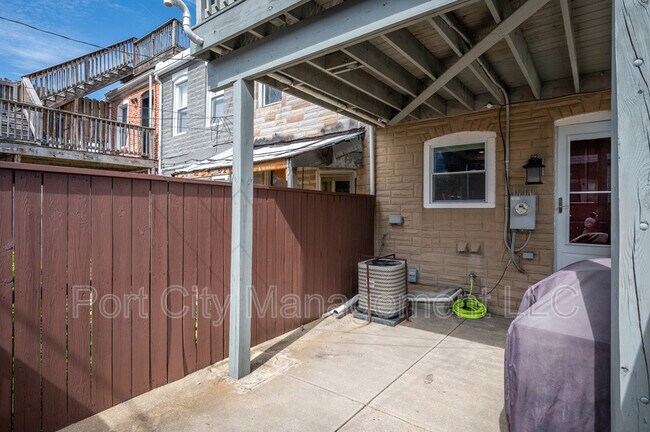 Building Photo - 14 N Streeper St