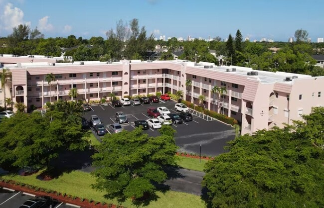 Building Photo - 170 Turtle Lake Ct