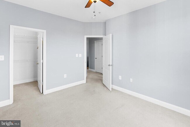 Building Photo - 92 Chevy Chase St