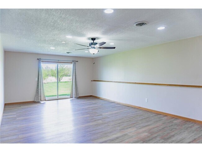 Building Photo - 211X Blake Ave