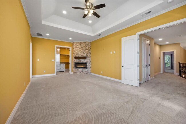 Building Photo - 2624 University Club Dr