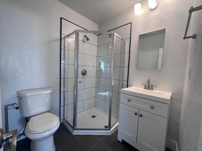 Building Photo - Upgraded Large Home