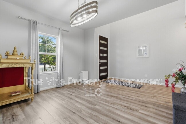 Building Photo - 12108 Icon Rdg