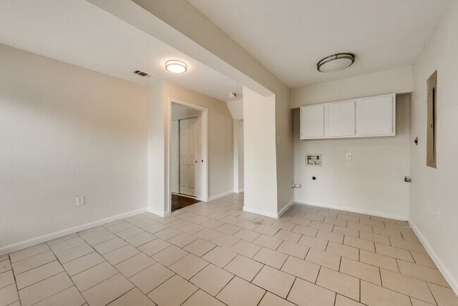 Building Photo - 2405 Adams Ct
