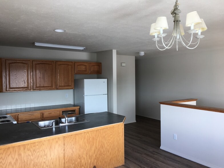 Kitchen - 220 E Mission Ave