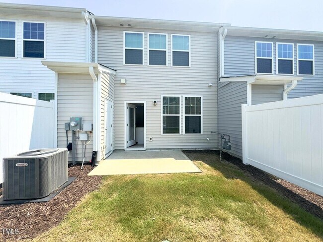 Building Photo - 23 Bibury Wy