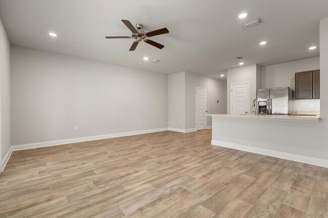 Building Photo - HEART OF DAPHNE TOWNHOUSE WITH GARAGE