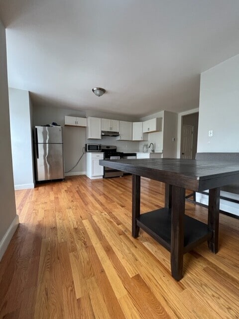 Building Photo - 67 Marion St