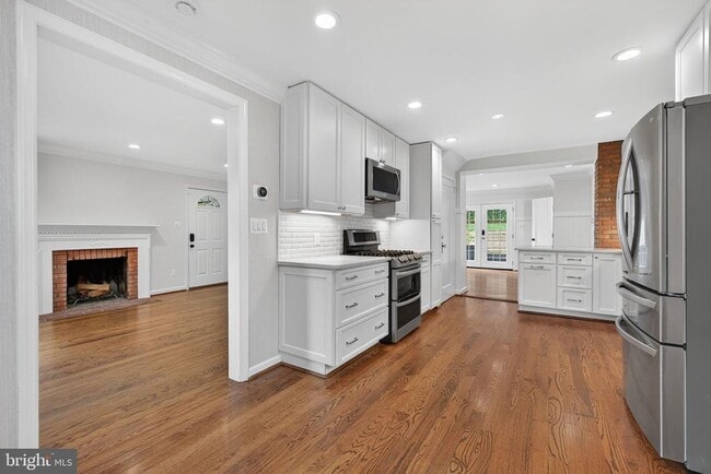 Building Photo - 3004 Marshall St