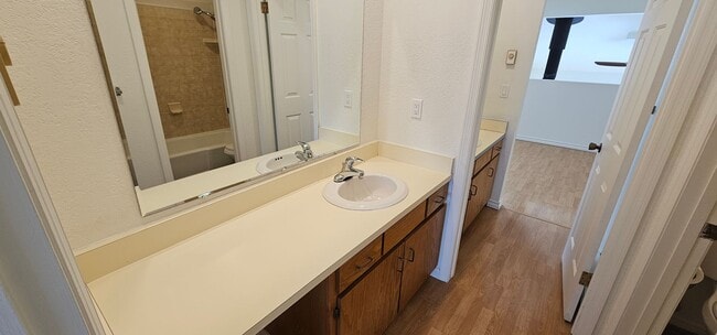 Building Photo - Newly Renovated 3Bed 1.5 Bath House Available in Heart of Bozeman